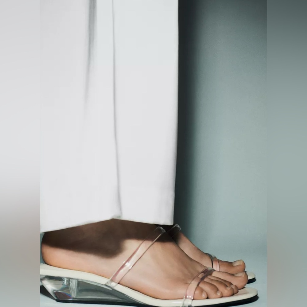 Vinyl slipper shoes